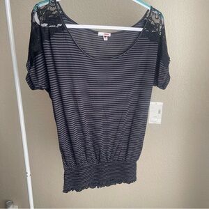 BONGO Black & Gray Striped Lace Shoulder Top